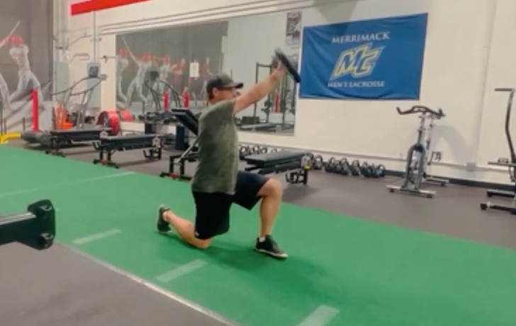 1/2 Kneeling Diagonal Raises